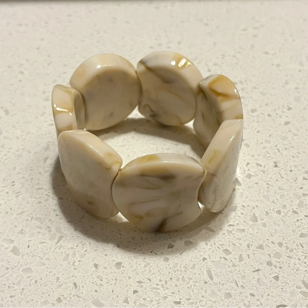 Asymmetrical beige color Vintage bohemian style Elastic Resin‎ Bracelet